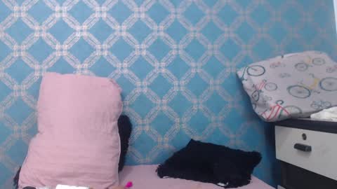 Snapshot of violeta_cute18 chatting on 17, 1, 2025 Violeta online show from 17, 1, 2025