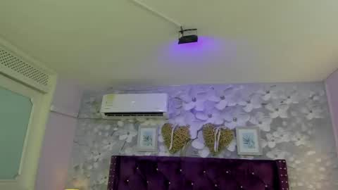 Snapshot of violeta_medina chatting on 30, 4, 2026 violeta_medina online show from 30, 4, 2026