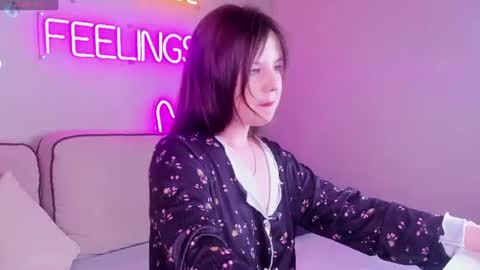 Snapshot of violeta_paul chatting on 11, 6, 2026 Violeta online show from 11, 6, 2026