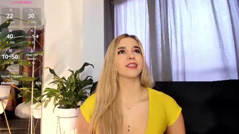 Snapshot of violetarainn chatting on 17, 6, 2026 Violeta online show from 17, 6, 2026