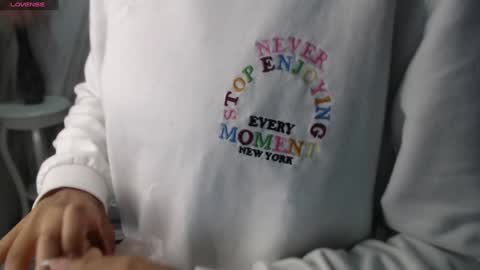 Snapshot of violeth_b chatting on 4, 12, 2024 violeth_b online show from 4, 12, 2024