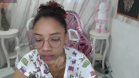Snapshot of violeth_b chatting on 7, 12, 2024 violeth_b online show from 7, 12, 2024