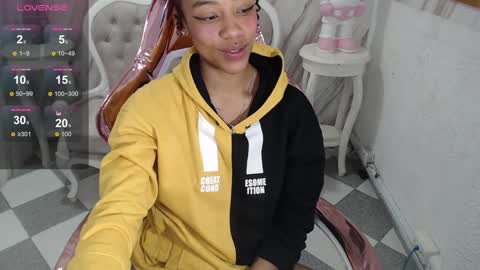 Snapshot of violeth_b chatting on 27, 12, 2024 violeth_b online show from 27, 12, 2024