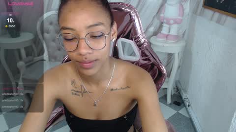 Snapshot of violeth_b chatting on 7, 1, 2025 violeth_b online show from 7, 1, 2025