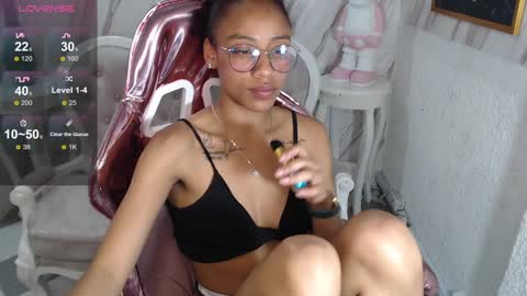 Snapshot of violeth_b chatting on 10, 1, 2025 violeth_b online show from 10, 1, 2025