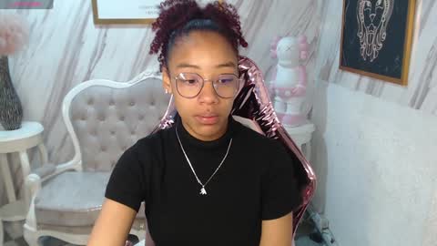 Snapshot of violeth_b chatting on 17, 1, 2025 violeth_b online show from 17, 1, 2025