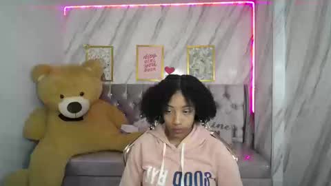 Snapshot of violeth_b chatting on 19, 9, 2025 violeth_b online show from 19, 9, 2025