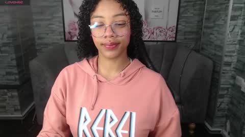 Snapshot of violeth_b chatting on 6, 10, 2025 violeth_b online show from 6, 10, 2025