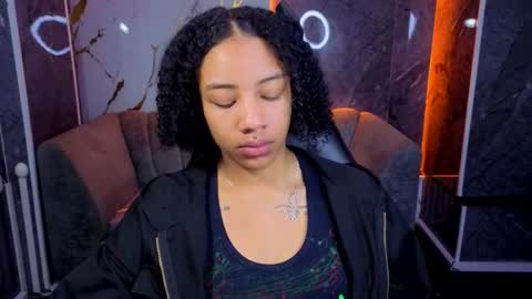 Snapshot of violeth_b chatting on 18, 11, 2025 violeth_b online show from 18, 11, 2025