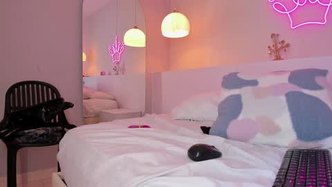 Snapshot of violeth_hill chatting on 24, 12, 2024 Violeth Hill online show from 24, 12, 2024