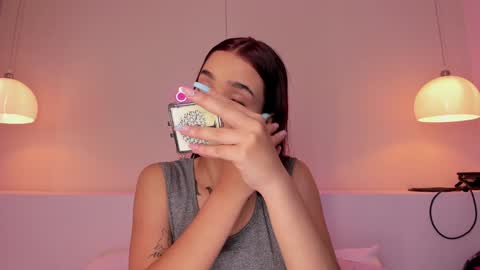 Snapshot of violeth_hill chatting on 31, 12, 2024 Violeth Hill online show from 31, 12, 2024