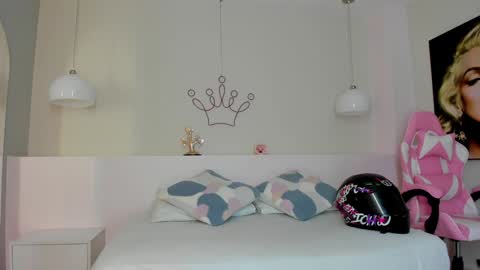 Snapshot of violeth_hill chatting on 9, 1, 2025 Violeth Hill online show from 9, 1, 2025