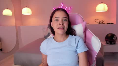 Snapshot of violeth_hill chatting on 12, 1, 2025 Violeth Hill online show from 12, 1, 2025