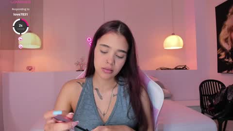 Snapshot of violeth_hill chatting on 27, 1, 2025 Violeth Hill online show from 27, 1, 2025