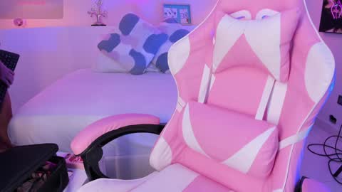 Snapshot of violeth_hill chatting on 28, 1, 2025 Violeth Hill online show from 28, 1, 2025