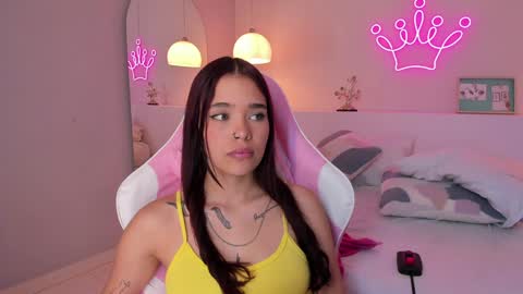 Snapshot of violeth_hill chatting on 29, 1, 2025 Violeth Hill online show from 29, 1, 2025