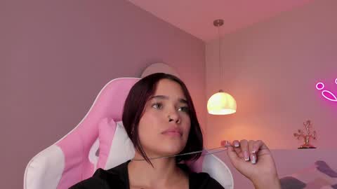 Snapshot of violeth_hill chatting on 31, 1, 2025 Violeth Hill online show from 31, 1, 2025