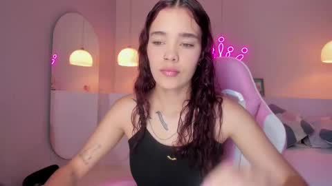 Snapshot of violeth_hill chatting on 9, 2, 2025 Violeth Hill online show from 9, 2, 2025
