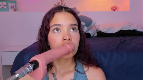 Snapshot of violeth_hill chatting on 24, 2, 2025 Violeth Hill online show from 24, 2, 2025