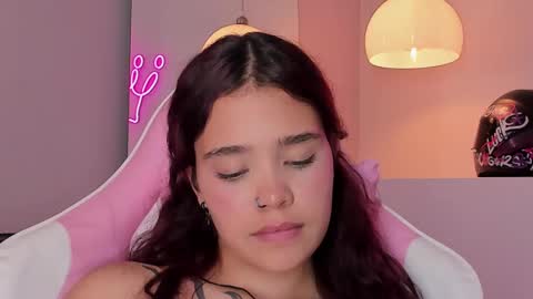 Snapshot of violeth_hill chatting on 26, 2, 2025 Violeth Hill online show from 26, 2, 2025