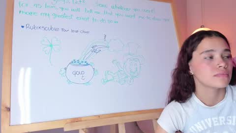 Snapshot of violeth_hill chatting on 5, 3, 2025 Violeth Hill online show from 5, 3, 2025