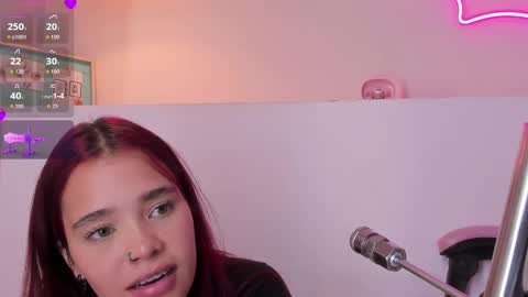 Snapshot of violeth_hill chatting on 9, 10, 2025 Violeth Hill online show from 9, 10, 2025
