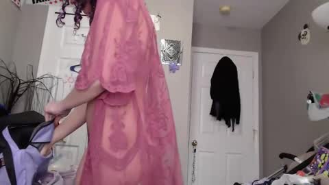 Violet Hooper online show from 7, 3, 2025