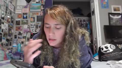 Violet Hooper online show from 6, 5, 2026