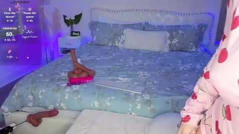 Snapshot of violetik888 chatting on 28, 7, 2026 VioletBaby online show from 28, 7, 2026