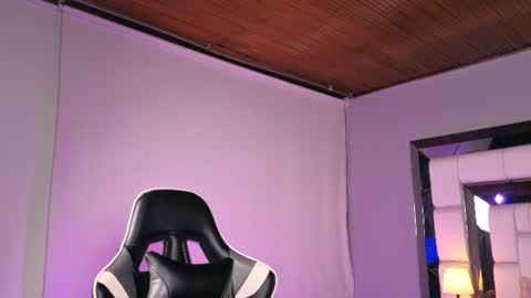 Snapshot of violetskinny chatting on 11, 6, 2026 violetskinny online show from 11, 6, 2026