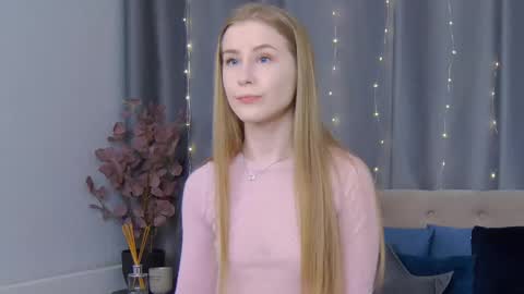 Snapshot of violetswone chatting on 16, 2, 2025 VioletSwone online show from 16, 2, 2025