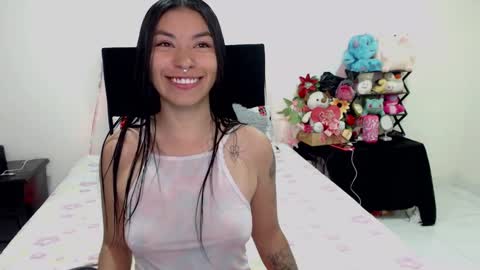 Snapshot of violett_flowers chatting on 2, 2, 2025 violeta  online show from 2, 2, 2025