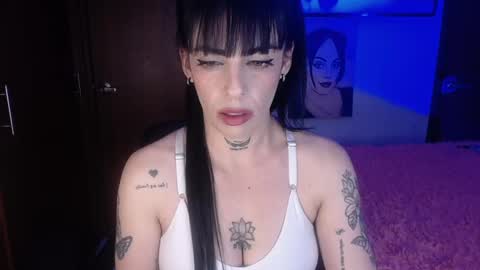 Snapshot of violett_hottie chatting on 24, 11, 2025 violett Independent model online show from 24, 11, 2025