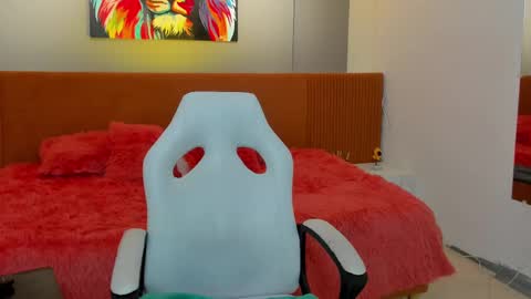 Snapshot of violetta_skinny chatting on 11, 9, 2025 violetta online show from 11, 9, 2025