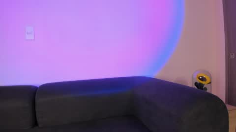 violetta independent model online show from 14, 4, 2026