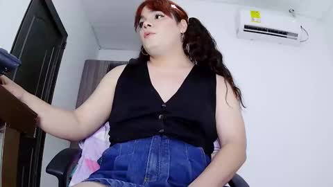 Snapshot of violettacam69 chatting on 3, 11, 2025 violettacam69 online show from 3, 11, 2025