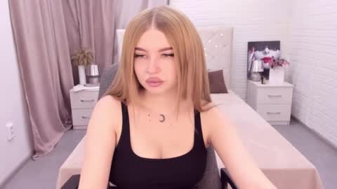 ViolettaOtis online show from 12, 12, 2024