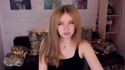 ViolettaOtis online show from 16, 12, 2024