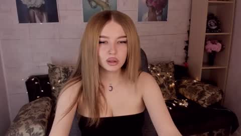 ViolettaOtis online show from 26, 1, 2025