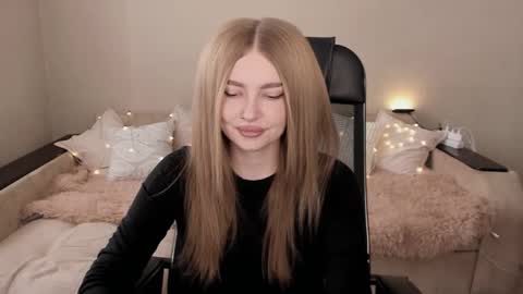 ViolettaOtis online show from 16, 2, 2025