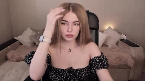 ViolettaOtis online show from 10, 3, 2025