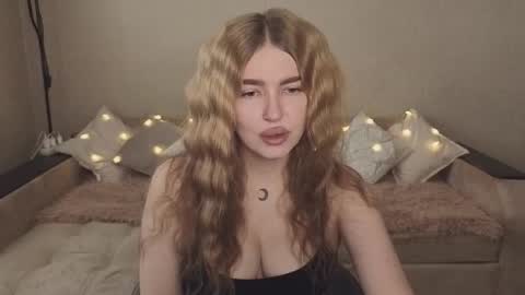 ViolettaOtis online show from 24, 9, 2025