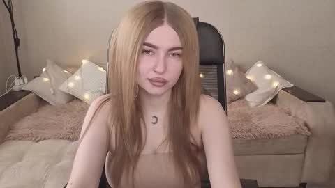 ViolettaOtis online show from 12, 10, 2025