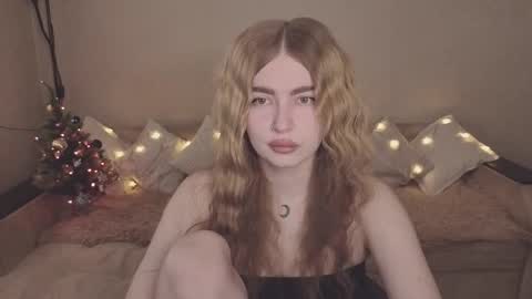 Snapshot of violettaotis chatting on 21, 12, 2025 ViolettaOtis online show from 21, 12, 2025