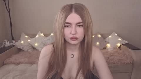 Snapshot of violettaotis chatting on 11, 1, 2026 ViolettaOtis online show from 11, 1, 2026