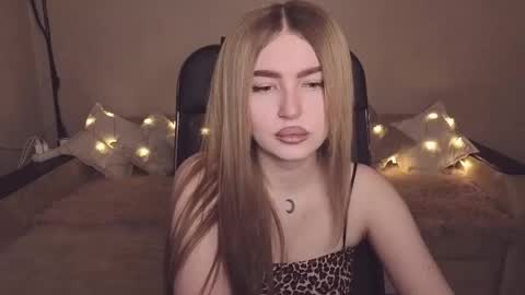 Snapshot of violettaotis chatting on 13, 1, 2026 ViolettaOtis online show from 13, 1, 2026