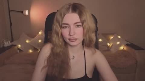 Snapshot of violettaotis chatting on 15, 2, 2026 ViolettaOtis online show from 15, 2, 2026