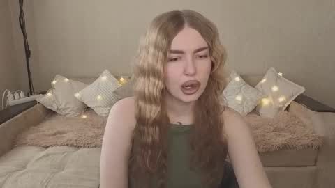 Snapshot of violettaotis chatting on 27, 2, 2026 ViolettaOtis online show from 27, 2, 2026