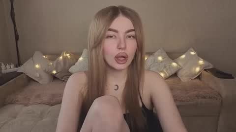 Snapshot of violettaotis chatting on 2, 3, 2026 ViolettaOtis online show from 2, 3, 2026