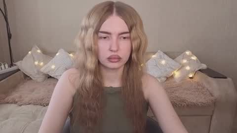 Snapshot of violettaotis chatting on 15, 3, 2026 ViolettaOtis online show from 15, 3, 2026